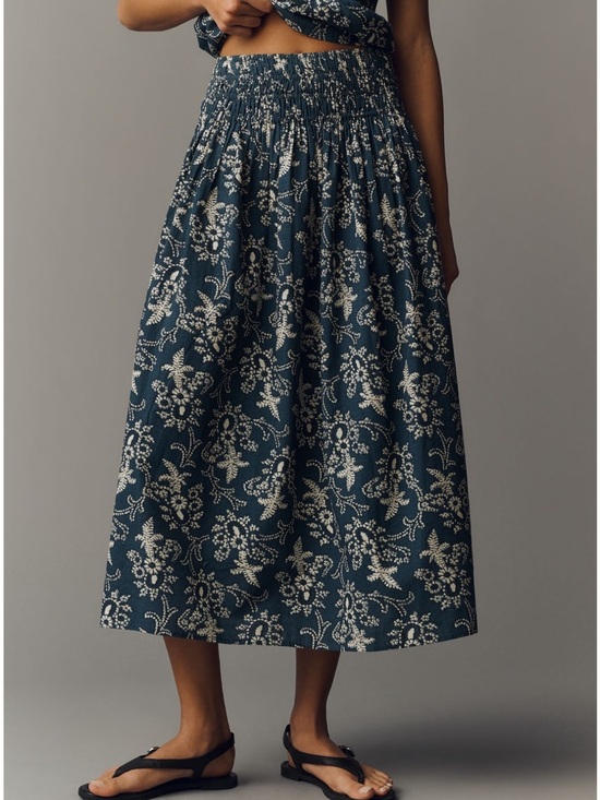 THE GREAT. Dresses & Skirts - THE GREAT. Navy and White Floral Smocked Midi Skirt